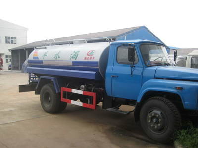 讓城市更清潔 高品質(zhì)16噸灑水車和25噸運(yùn)水車一站式訂購(gòu)服務(wù)（聯(lián)系熱線 15172780977）